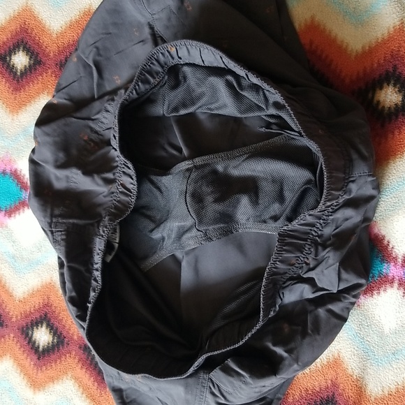 The North Face teepee print Swim trunks size M grey with orange details - Picture 4 of 6